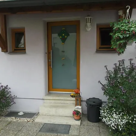 Gasthuis Pension/fewo E. Tschernach 3*