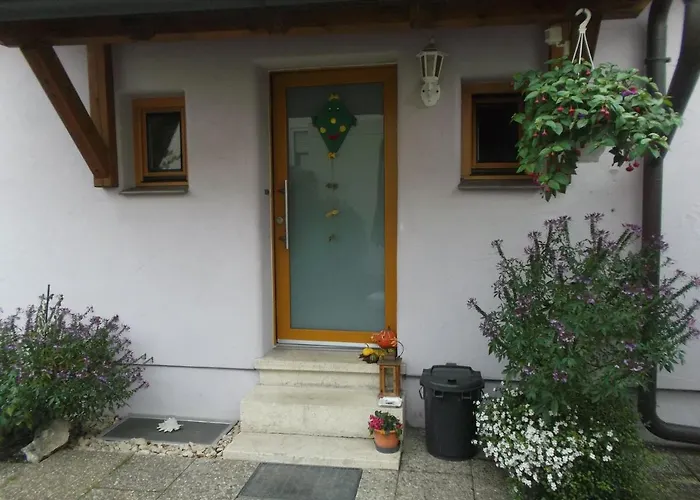 Gasthuis Pension/fewo E. Tschernach 3*